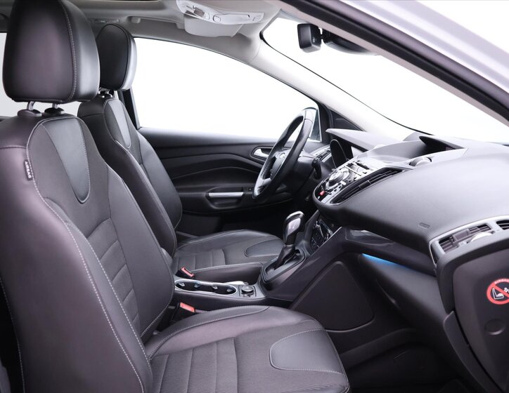 Ford Kuga SUV / Terénní 2,0 l 120 kw