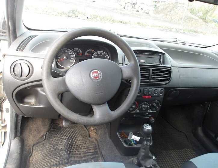 Fiat Punto Hatchback 1,2 l 44 kw