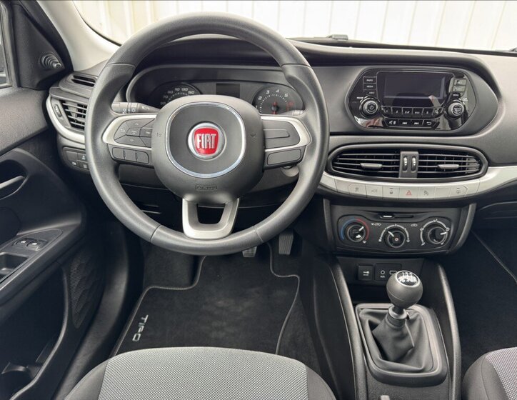 Fiat Tipo Sedan / Limuzína 1,4 l 70 kw