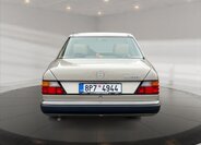 Mercedes-Benz 124 Sedan / Limuzína 2,3 l 97 kw