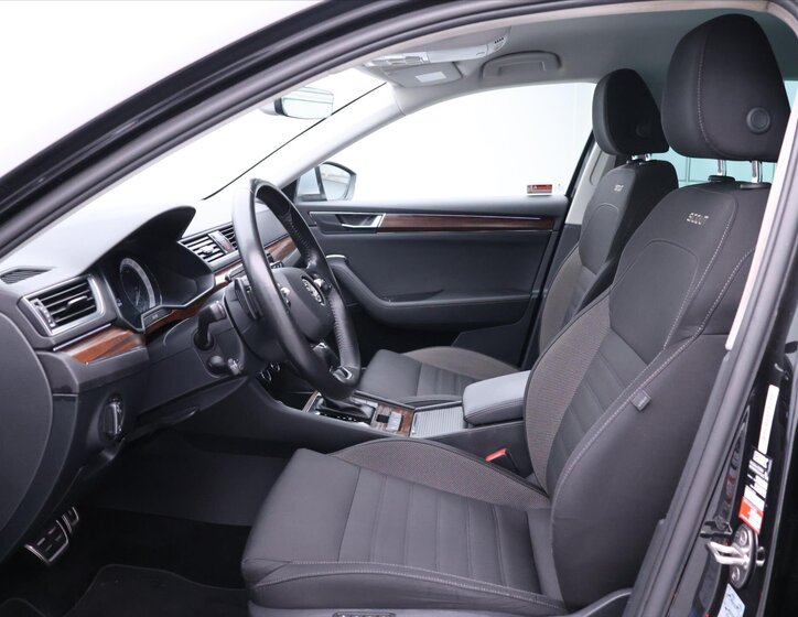 Škoda Superb 13