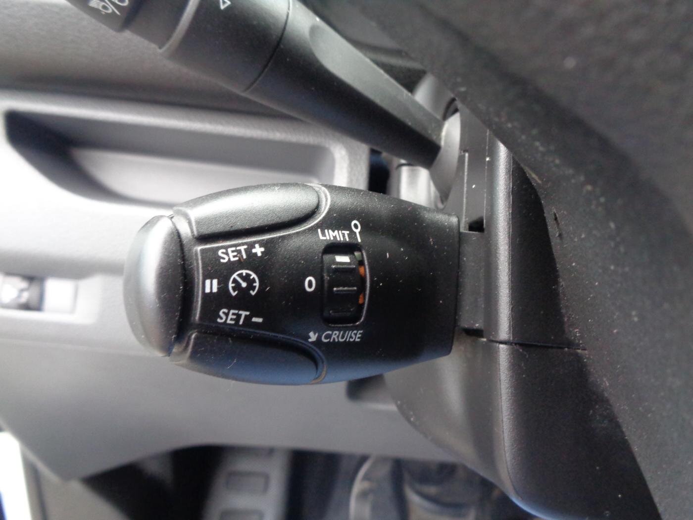 Opel Vivaro Ostatní 1,5 l 75 kw