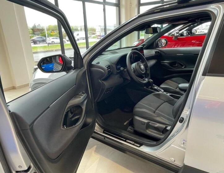 Toyota Yaris Cross 25
