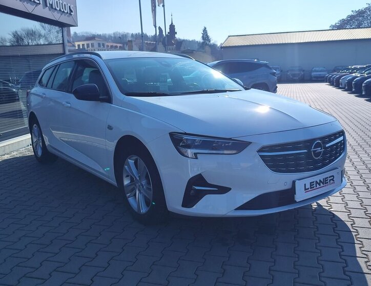 Opel Insignia Kombi 2,0 l 128 kw