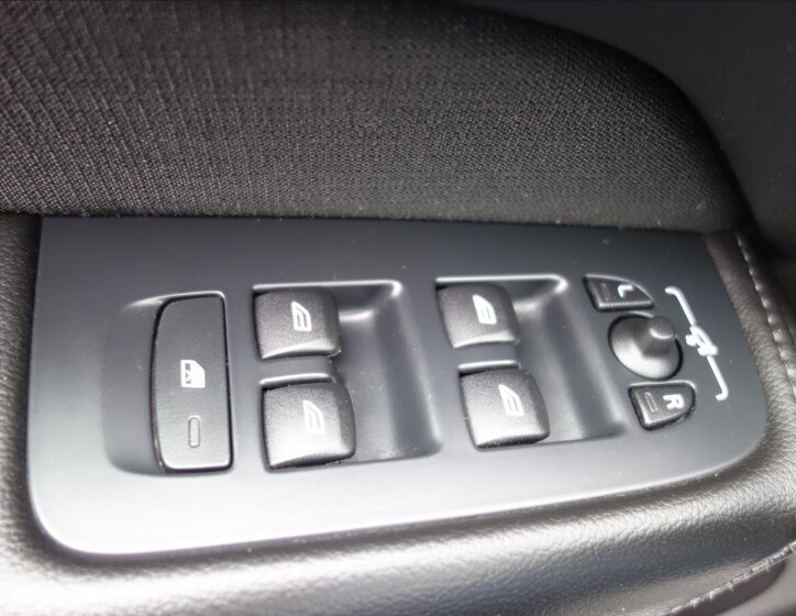 Volvo XC60 SUV / Terénní 2,0 l 110 kw