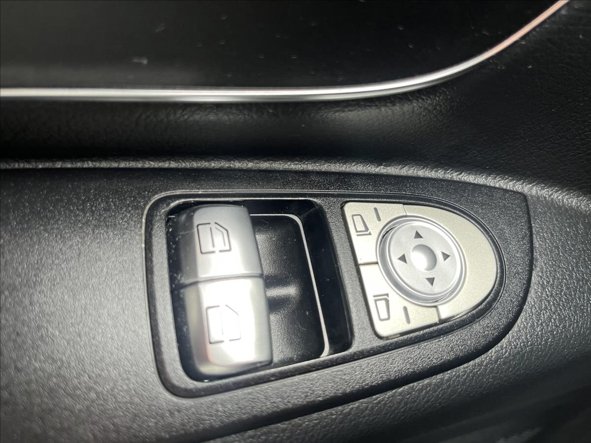 Mercedes-Benz Vito MPV 2,1 l 140 kw