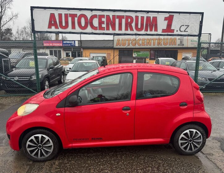 Peugeot 107 Hatchback 998,0 50 kw