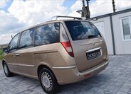 Lancia Phedra MPV 2,2 l 94 kw