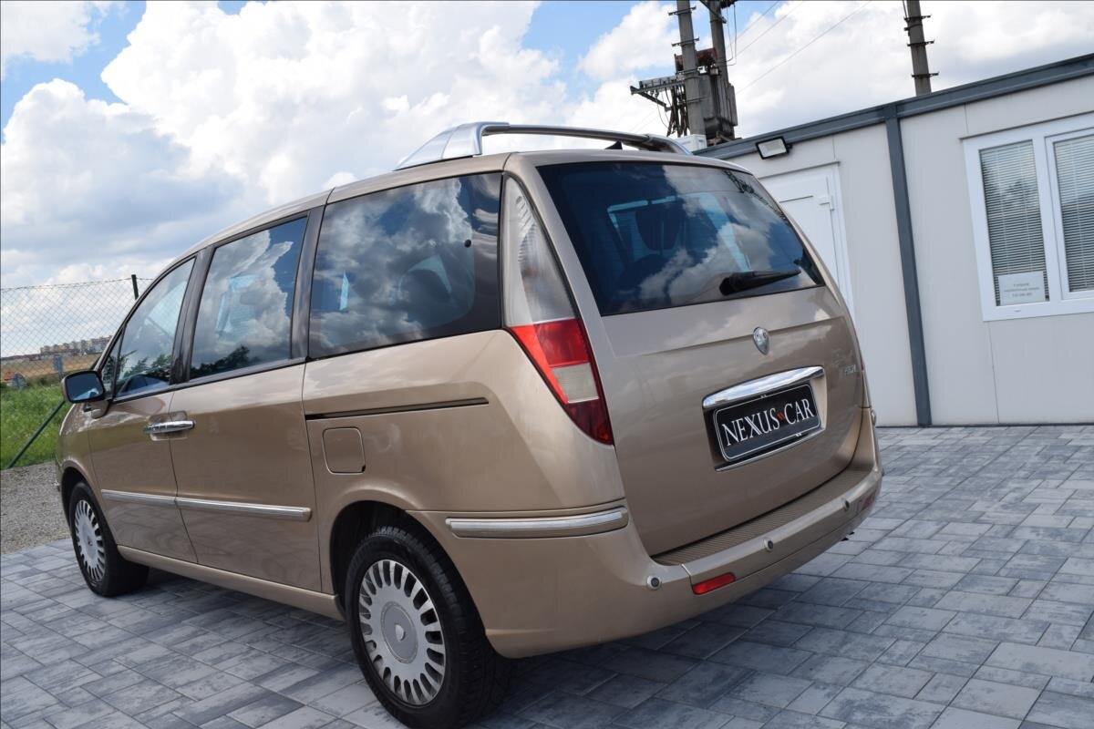 Lancia Phedra MPV 2,2 l 94 kw