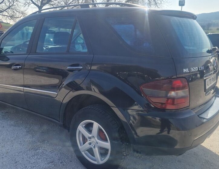 Mercedes-Benz Třídy M SUV / Terénní 3,0 l 165 kw