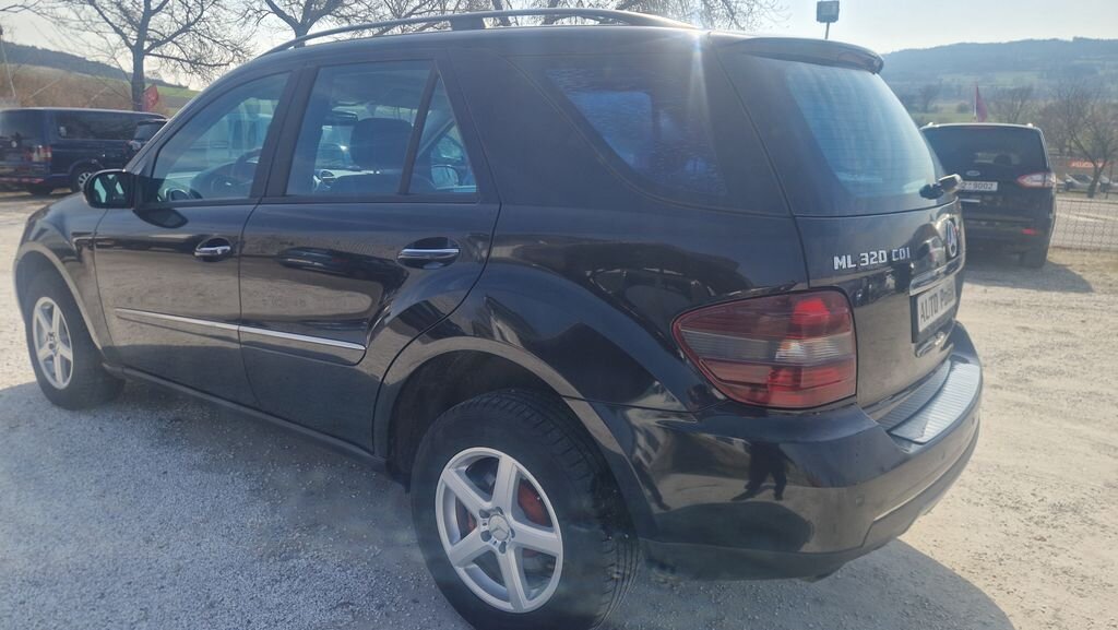 Mercedes-Benz Třídy M SUV / Terénní 3,0 l 165 kw