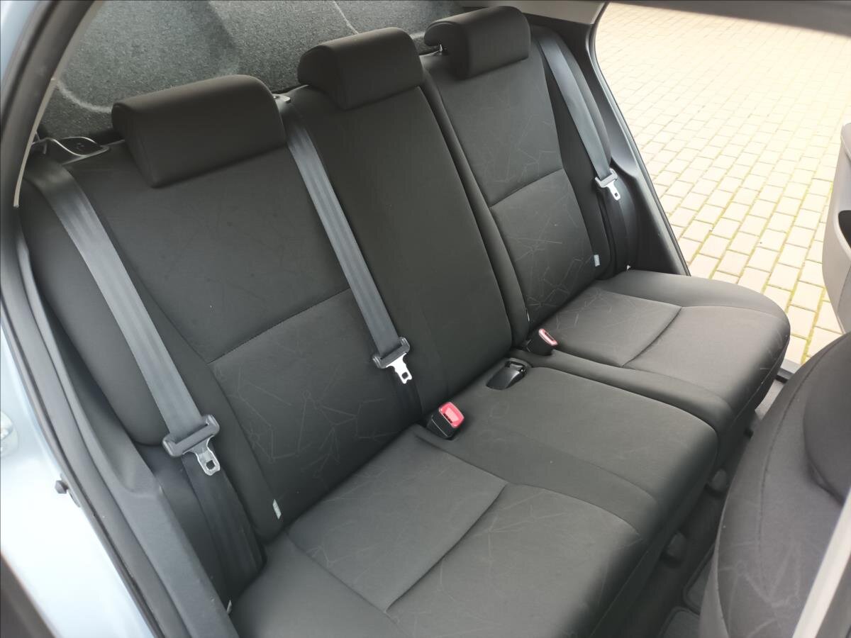 Toyota Auris Hatchback 1,4 l 66 kw