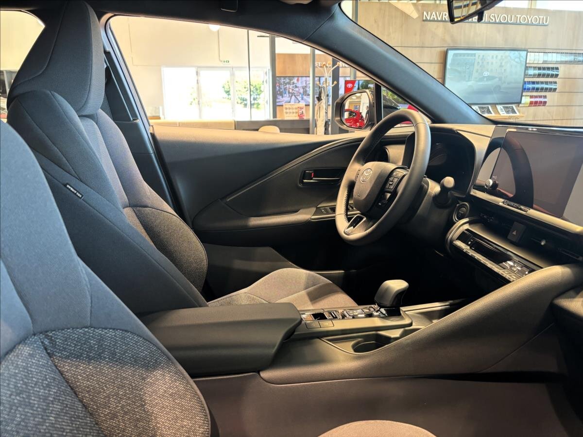 Toyota C-HR SUV 1,8 l 103 kw