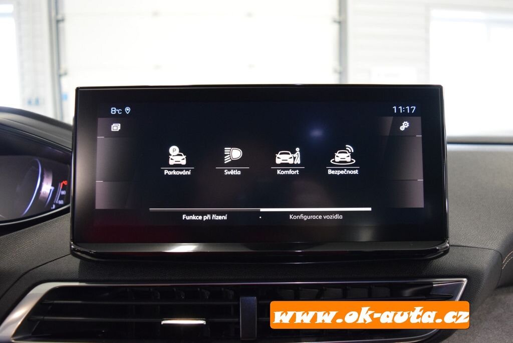 Peugeot 5008 MPV 1,5 l 96 kw