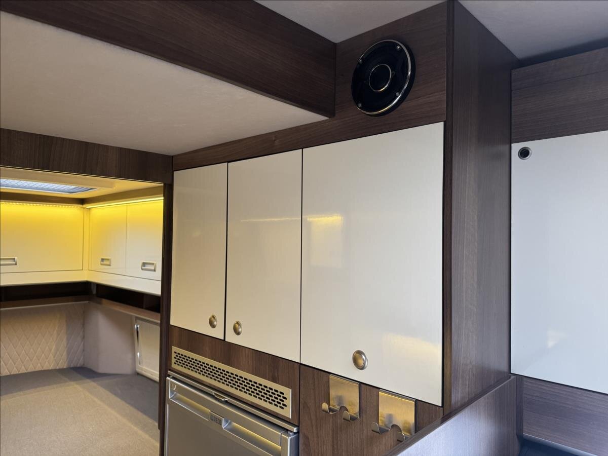 Peugeot Ostatní Ostatní 3,0 l 130 kw