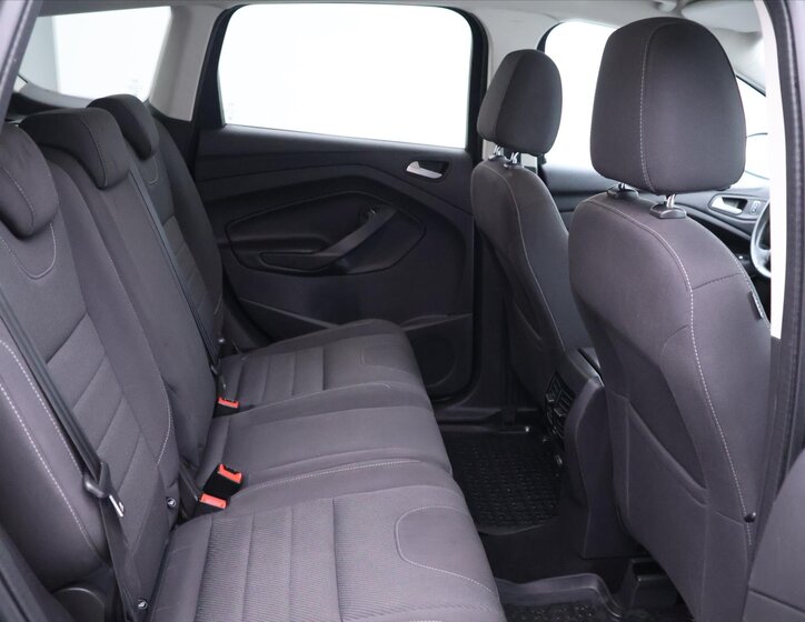 Ford Kuga SUV / Terénní 1,6 l 110 kw