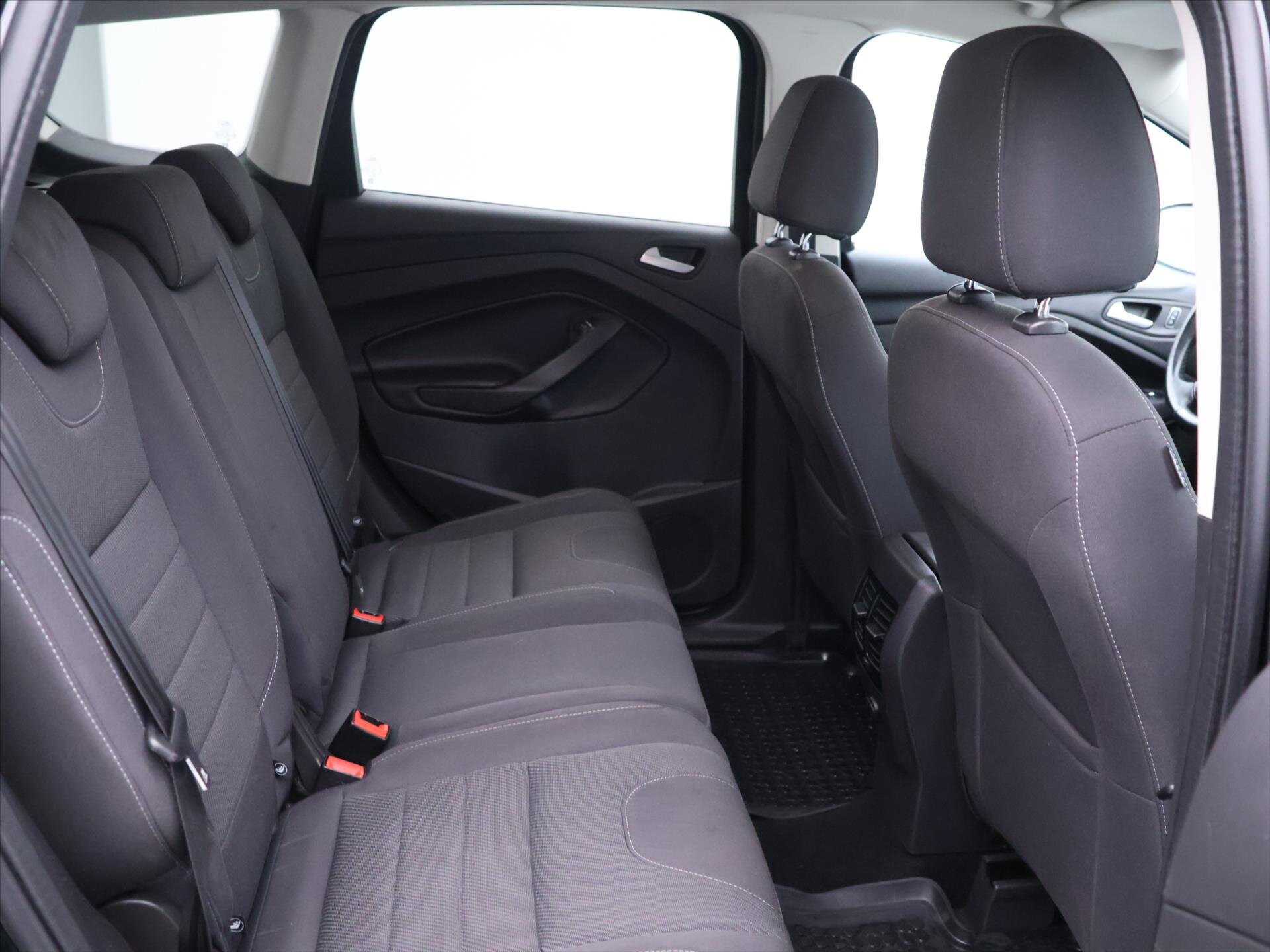 Ford Kuga SUV / Terénní 1,6 l 110 kw