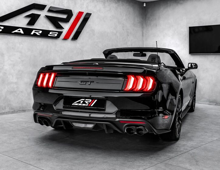 Ford Mustang 8