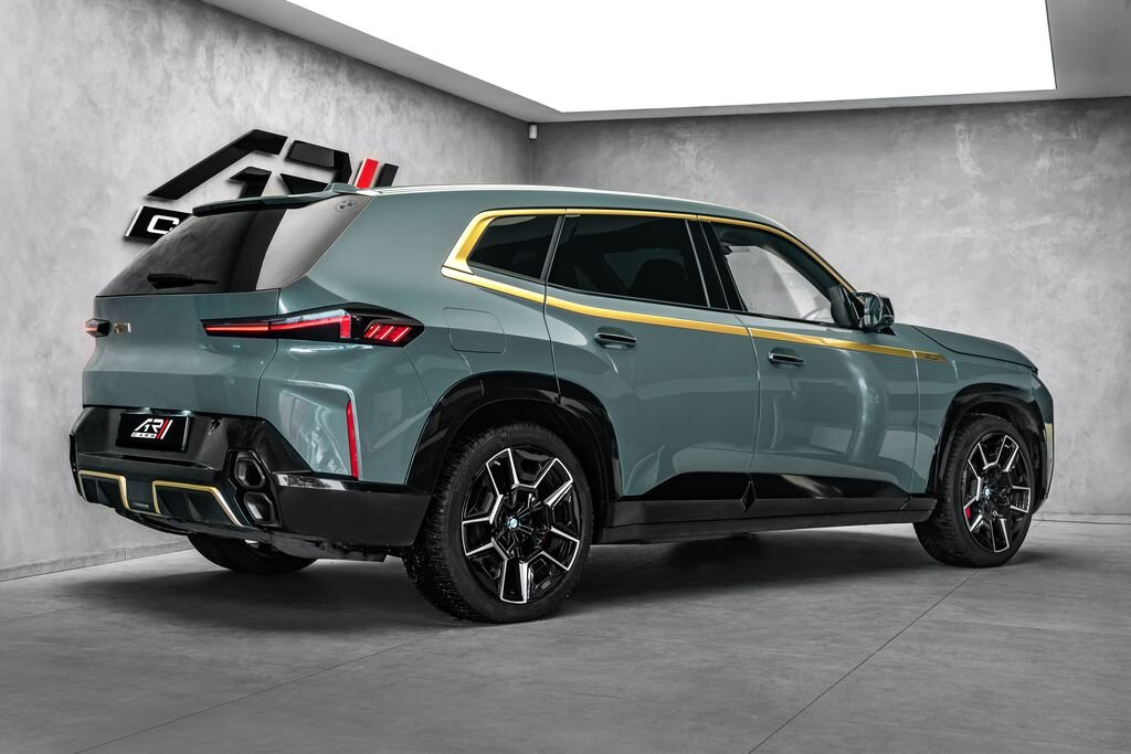 BMW XM SUV 4,4 l 360 kw