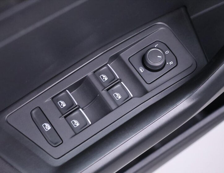 Volkswagen T-Roc SUV 1,5 l 110 kw