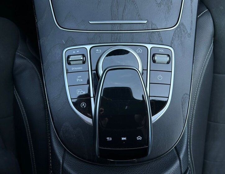 Mercedes-Benz Třídy E Sedan / Limuzína 2,0 l 143 kw