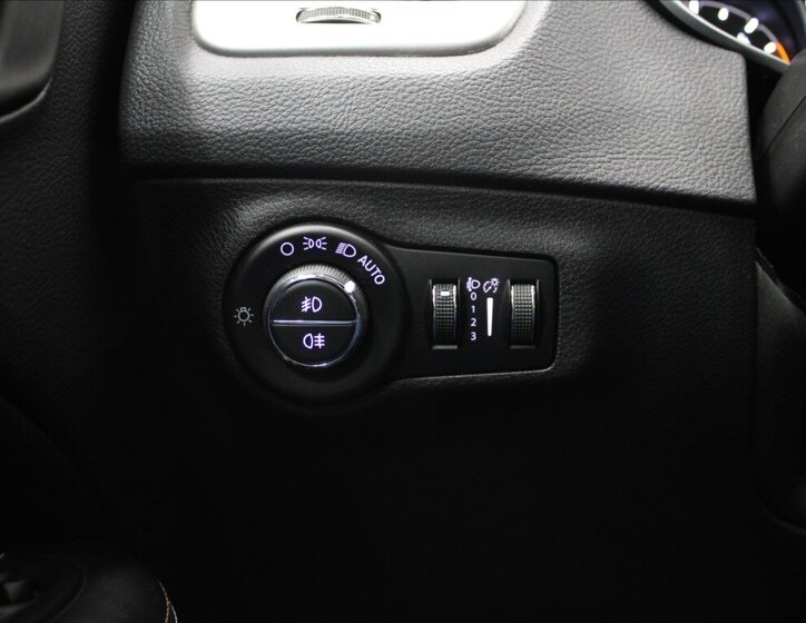 Jeep Compass SUV / Terénní 1,6 l 88 kw