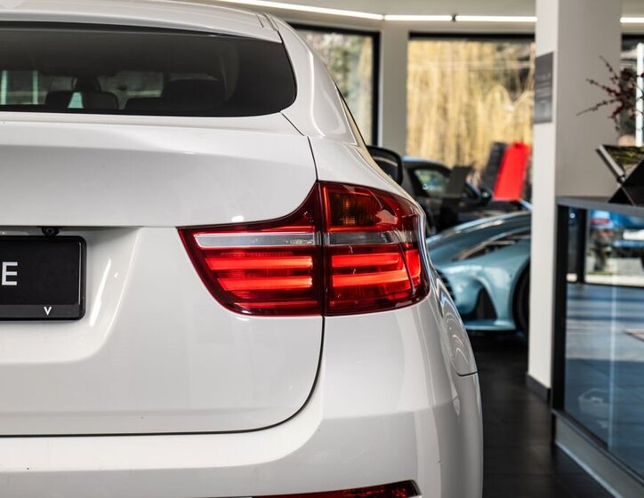 BMW X6 SUV / Terénní 3,0 l 180 kw