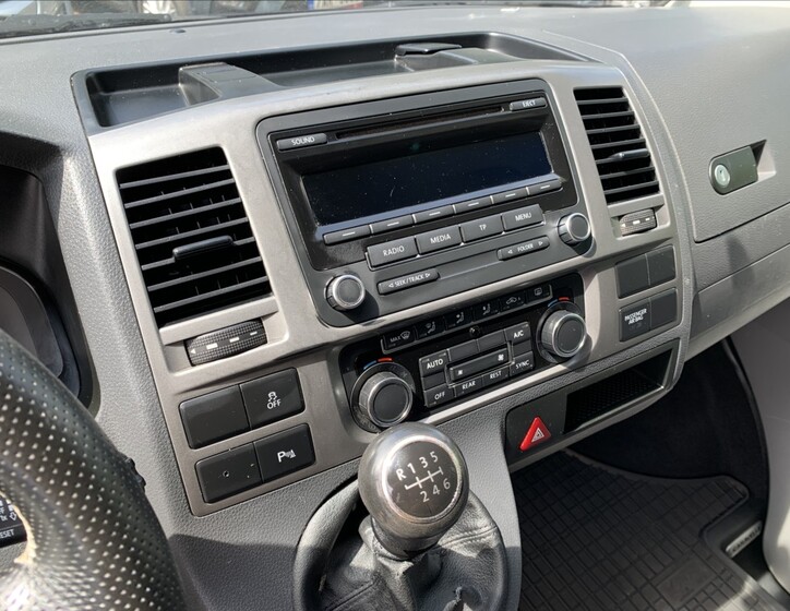 Volkswagen Caravelle 16