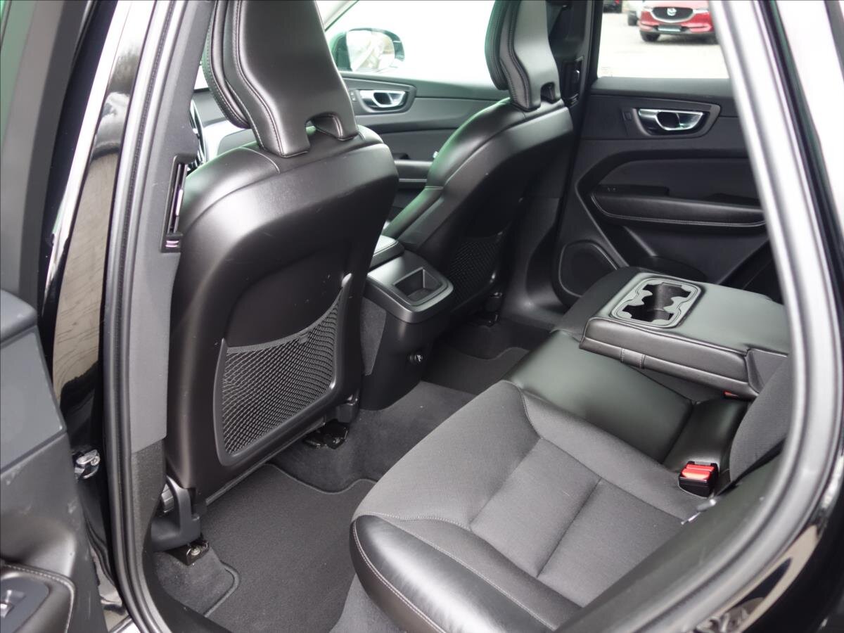 Volvo XC60 SUV / Terénní 2,0 l 110 kw