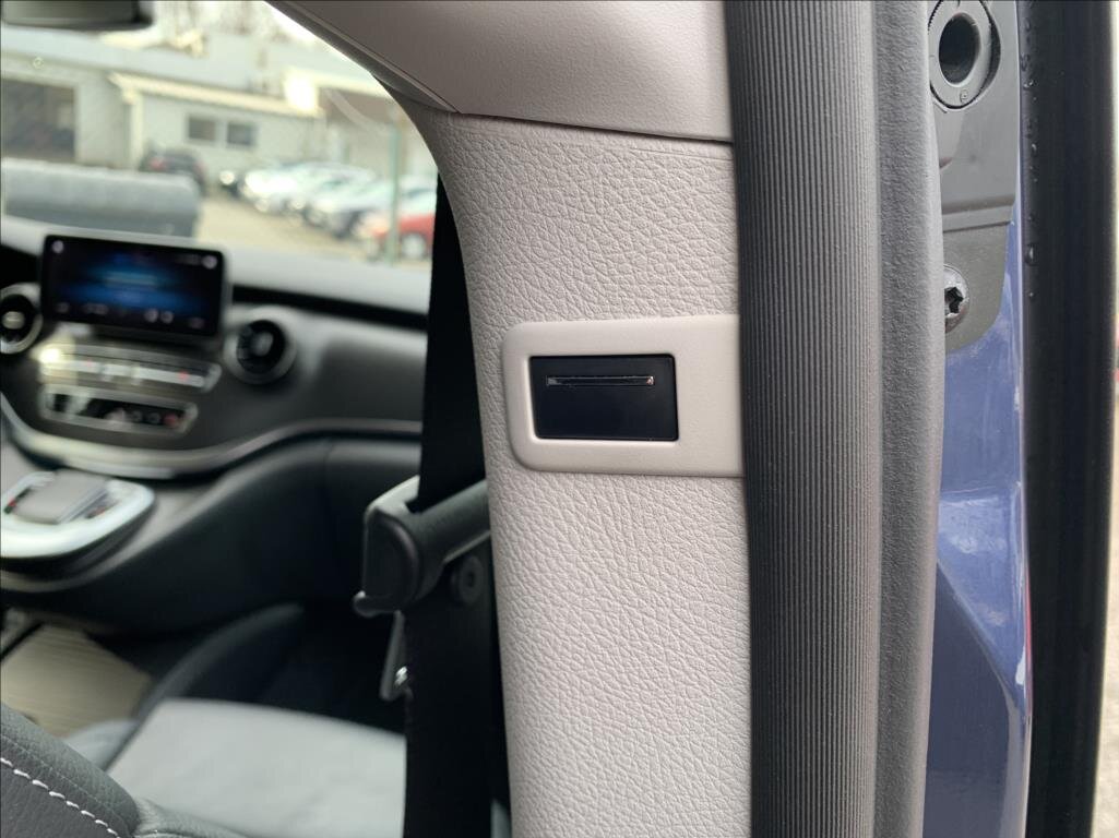 Mercedes-Benz Ostatní Ostatní 2,0 l 174 kw