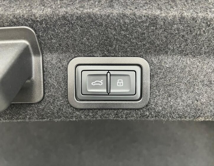 Audi S6 Sedan / Limuzína 3,0 l 253 kw