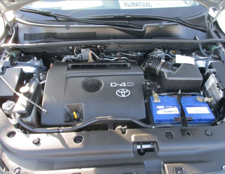 Toyota RAV4 SUV / Terénní 2,2 l 100 kw