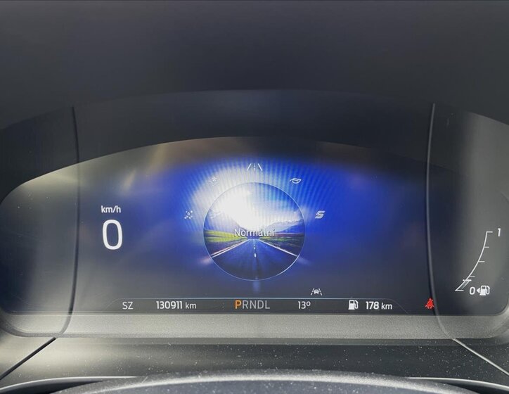 Ford Kuga SUV / Terénní 1,5 l 88 kw