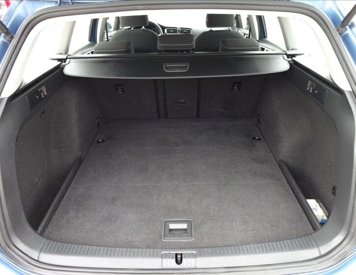 Volkswagen Golf Kombi 1,6 l 77 kw