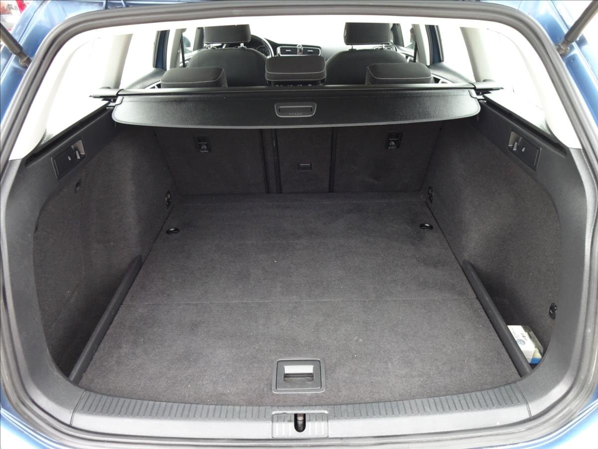 Volkswagen Golf Kombi 1,6 l 77 kw