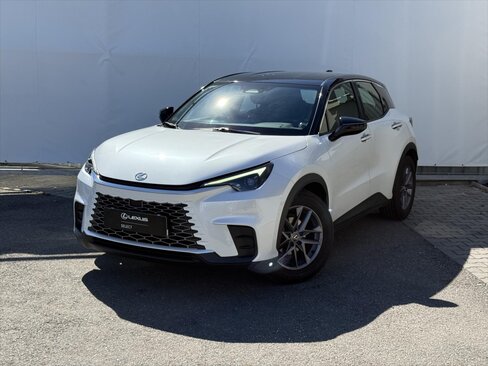 Lexus LBX CUV / Crossover 1,5 l 67 kw