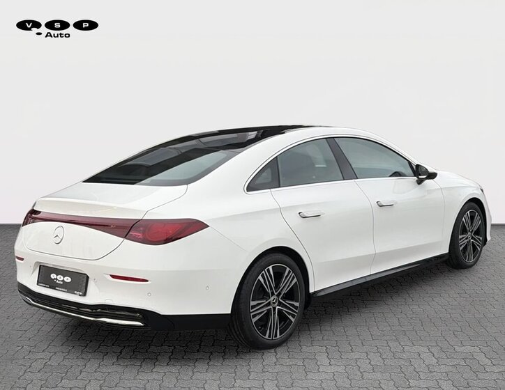 Mercedes-Benz CLA Sedan / Limuzína 1,3 l 120 kw