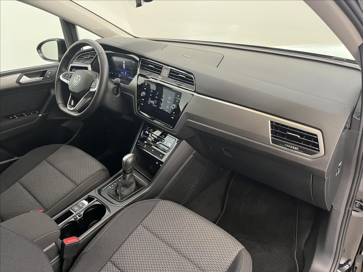 Volkswagen Touran MPV 1,5 l 110 kw