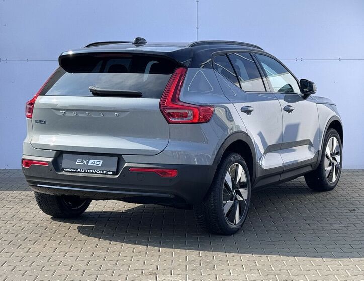 Volvo EX40 6