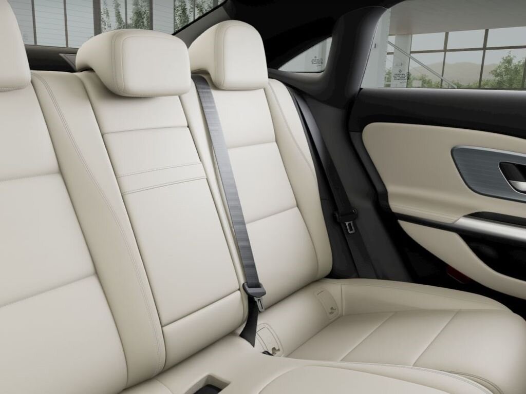 Mercedes-Benz CLA Sedan 1,5 l 142 kw