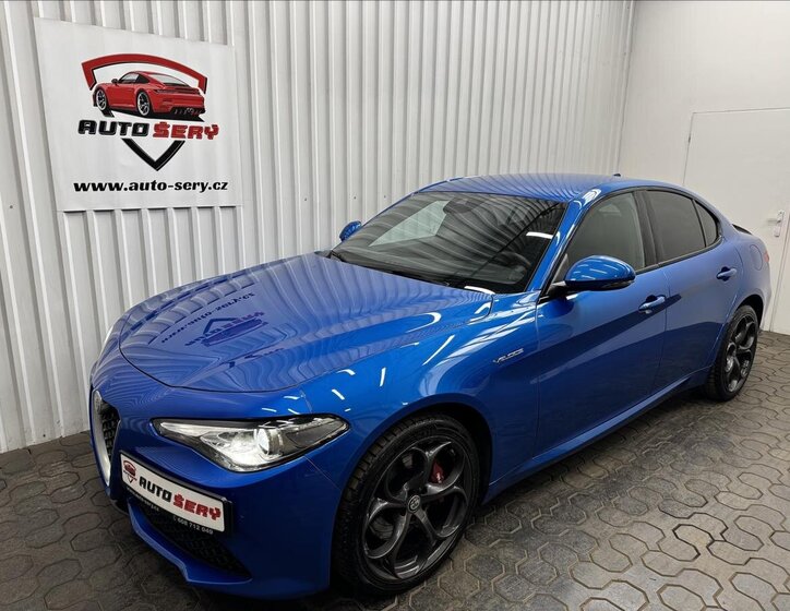 Alfa Romeo Giulia Sedan / Limuzína 2,0 l 206 kw