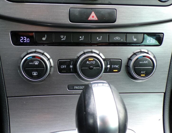 Volkswagen Passat 10