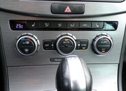 Volkswagen Passat 10