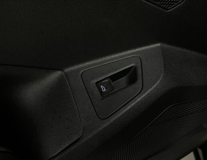 Volkswagen Touareg SUV / Terénní 3,0 l 210 kw