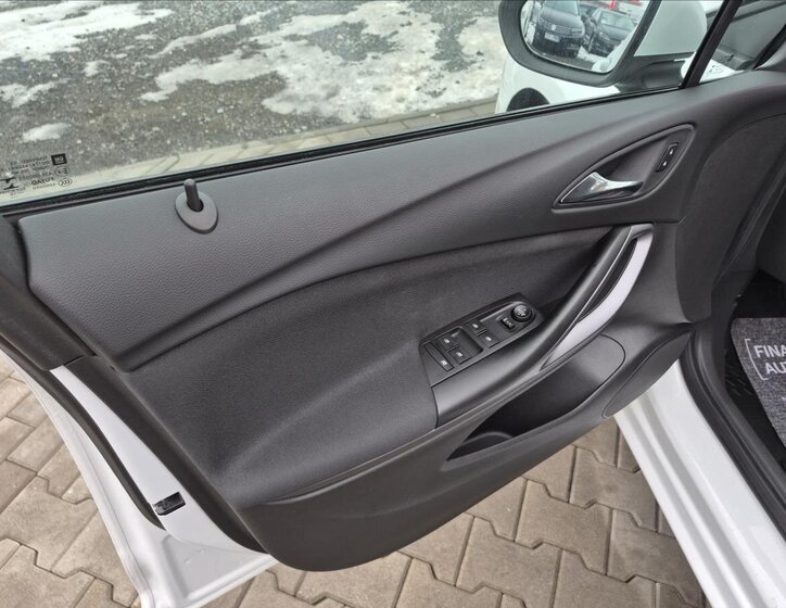 Opel Astra Hatchback 999,0 77 kw