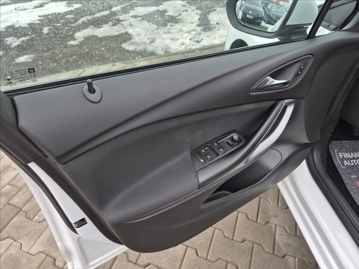 Opel Astra Hatchback 999,0 77 kw