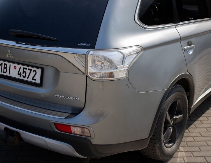 Mitsubishi Outlander SUV / Terénní 2,3 l 110 kw