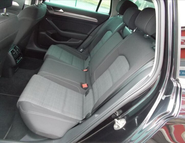 Volkswagen Passat 16