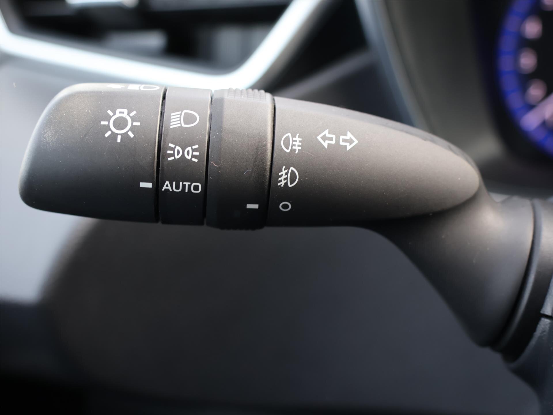 Toyota Corolla Sedan / Limuzína 1,8 l 72 kw