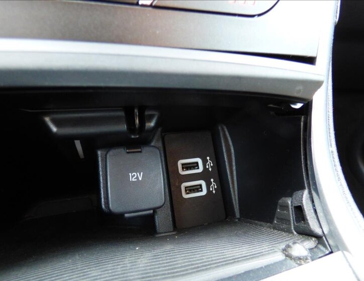 Ford S-MAX MPV 2,0 l 110 kw